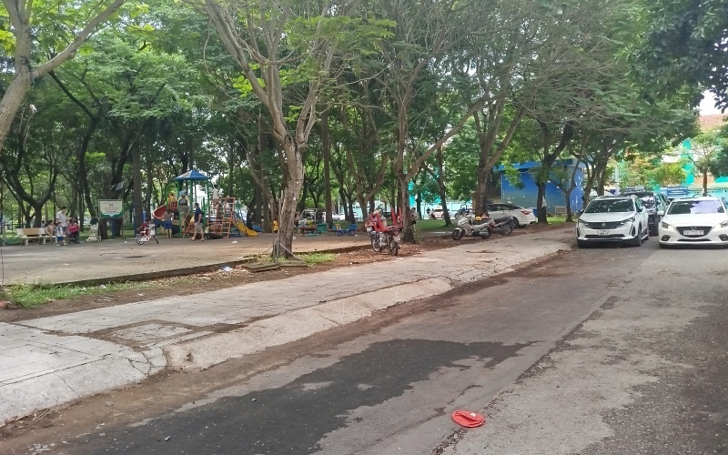 Bán nhà đang kinh doanh ổn định, đường 62 KDT Thủ Thiêm, Thủ Đức